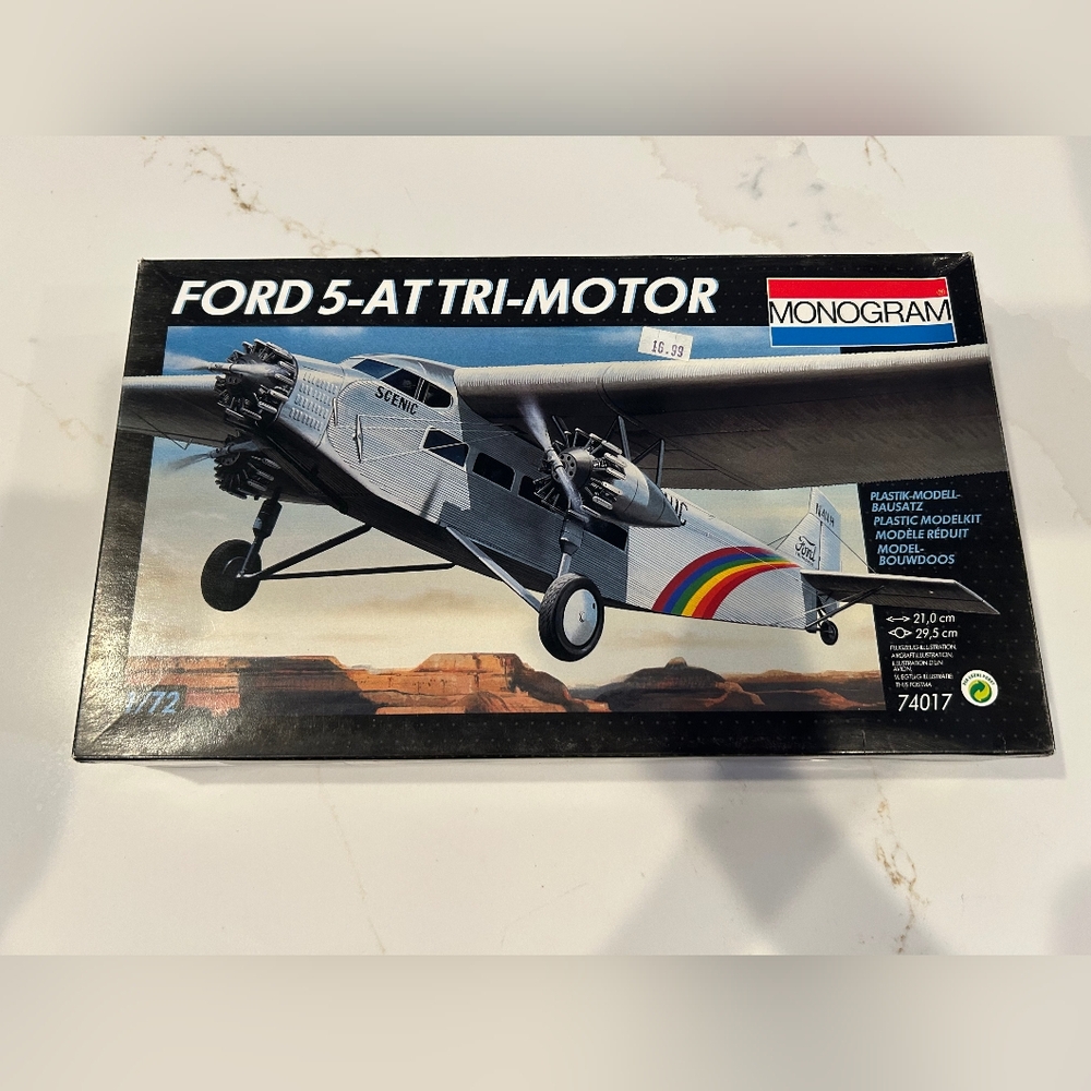 Ford 5-AT Tri-Motor Model Kit - Gray 1:72